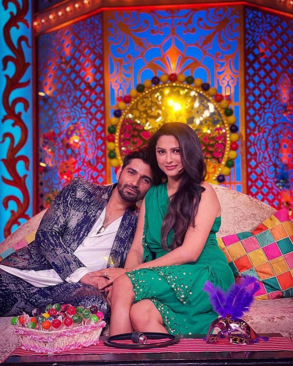 Vishal dan Rucha (instagram.com/vishal.sigh78)