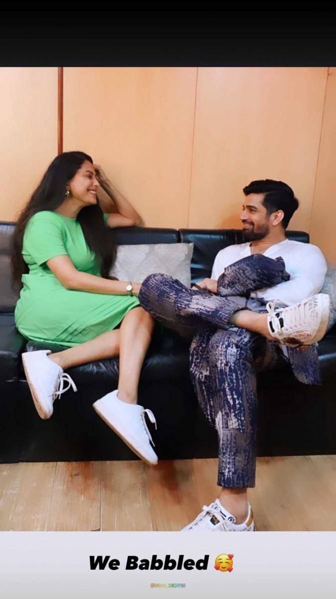 Vishal dan Rucha (instagram.com/ruchahasabnis)
