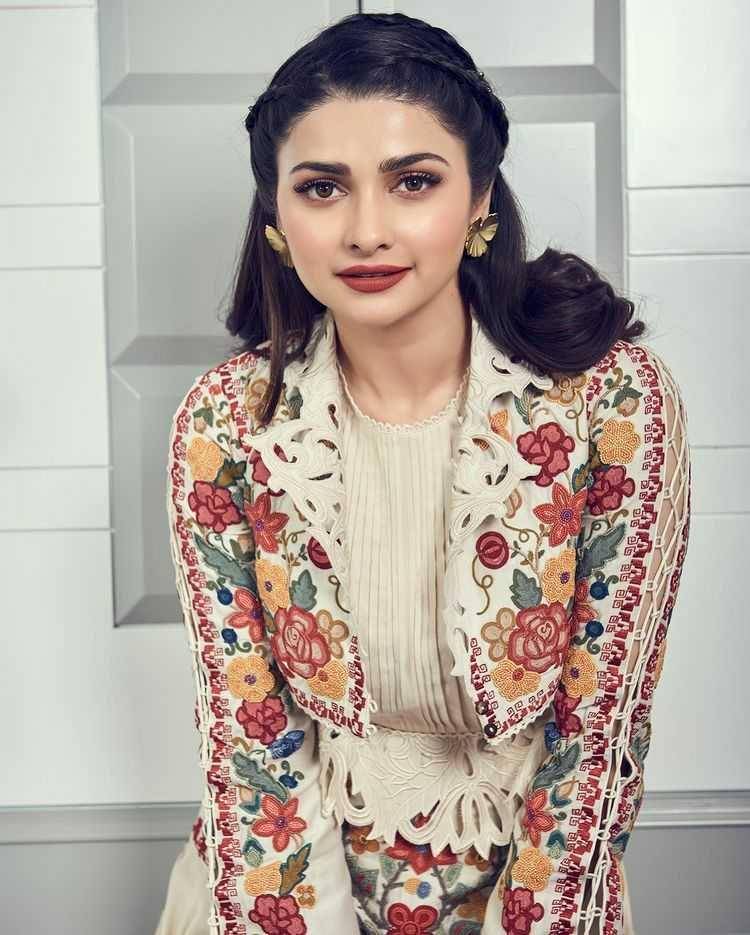 Prachi Desai (instagram.com/prachidesai)
