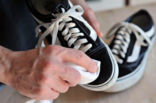 6 Cara Merawat Sepatu Agar Tidak Cepat Rusak dan Tahan Lama