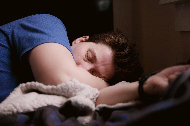 ilustrasi tidur (Unplash/Shane)