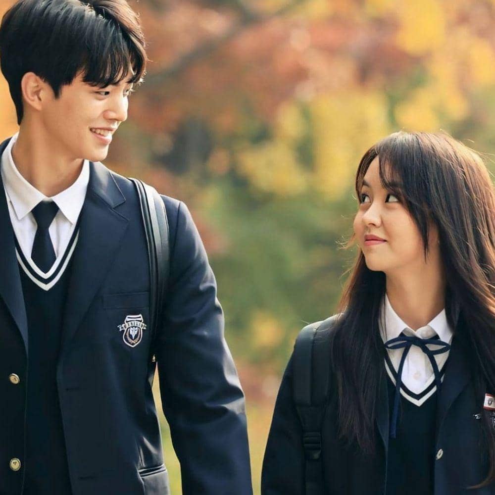 Song Kang dan Kim So Hyun dalam Love Alarm (instagram.com/lovealarmofficial)