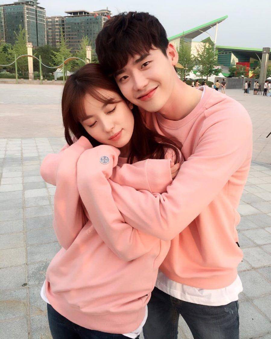 Han Hyo Joo dan Lee Jong Suk (instagram.com/jongsuk0206)