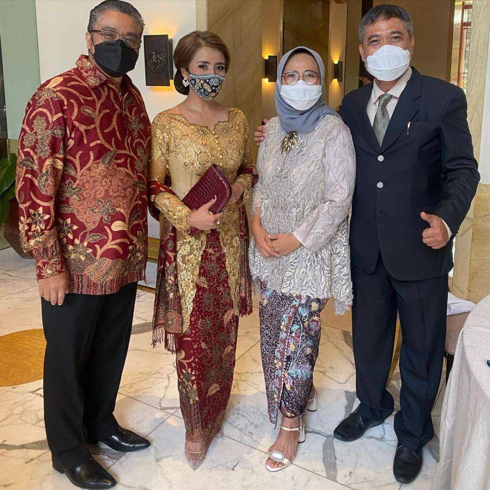 Gaya Kondangan Dede Yusuf dan Sendy Yusuf (instagram.com/sendyyusuf)