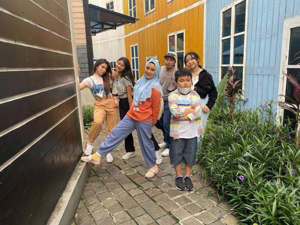 Tiara Andini dan keluarga (instagram.com/deddycruiser/)