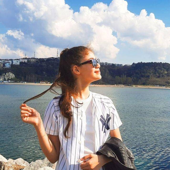potret Isabella Damla Guvenilir (instagram.com/isabelladamlaguveniliroffcial/)