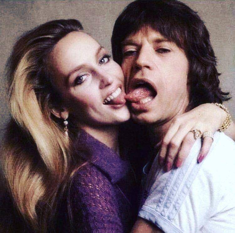Jerry Hall dan Mick Jagger (instagram.com/mickjaggerarchives/)