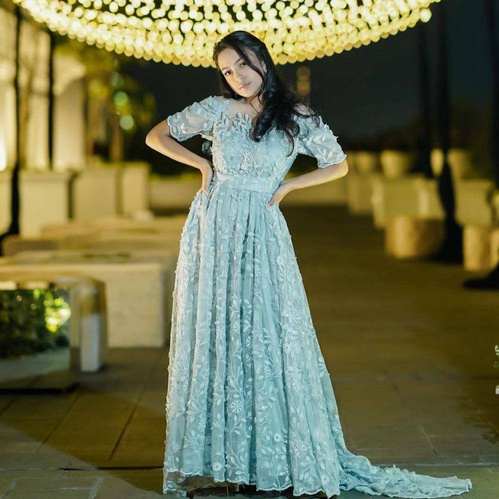Gaya Kondangan Kaneishia Yusuf, Anak Dede Yusuf (instagram.com/sendyyusuf)