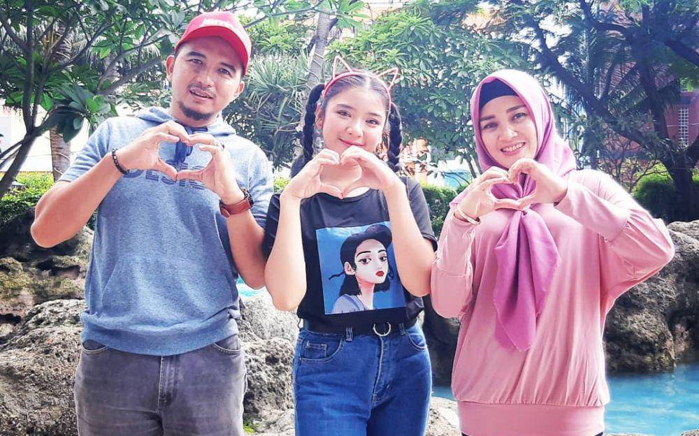 Tiara Andini dan keluarganya (instagram.com/deddycruiser/)