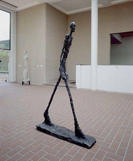 Patung "L'Homme Qui Marche I" karya Alberto Giacometti. (artscash.com)