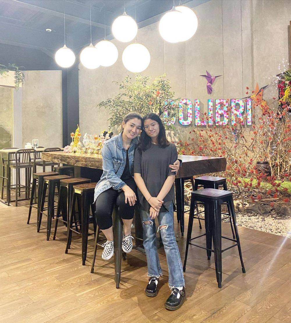 Melly Mono dan putrinya (instagram.com/melly_mono)