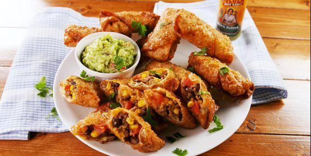 ilustrasi burrito egg roll (delish.com/Laura Rege)