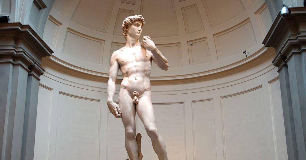 Patung "David" karya Michelangelo. (italiarail.com)