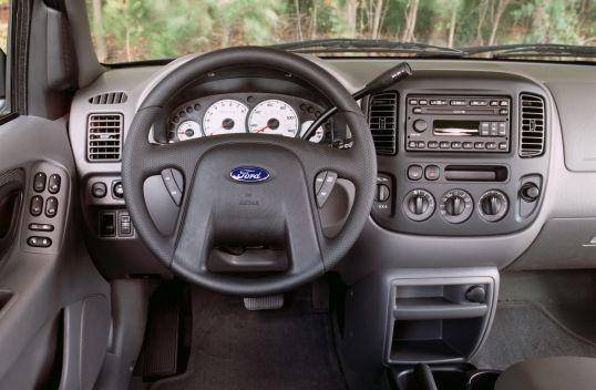 Ford Escape interior (es.wheelsage.org)