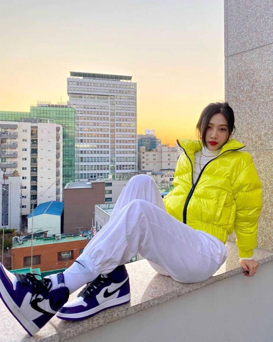 Outfit sporty Joy Red Velvet (instagram.com/_imyour_joy)