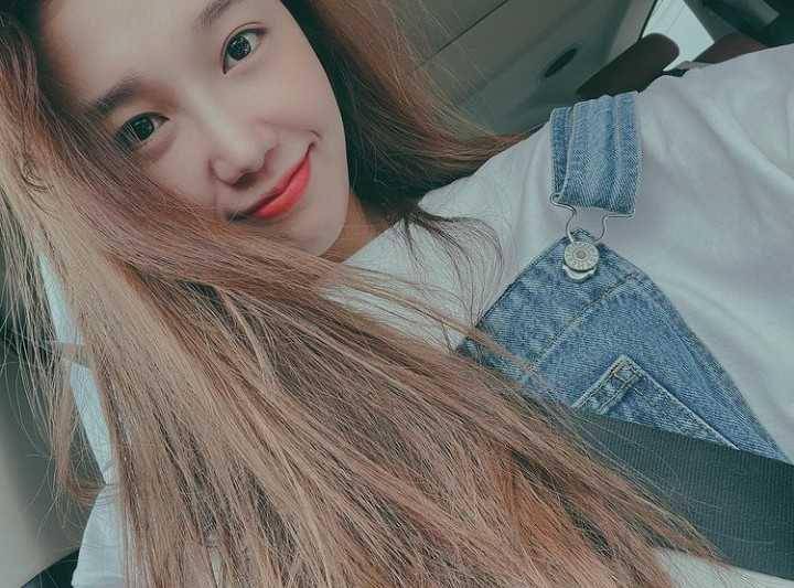 Jung Eunji Apink (instagram.com/artist_eunji)