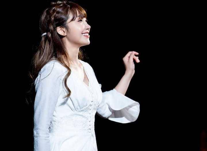 Jung Eunji Apink (instagram.com/artist_eunji)