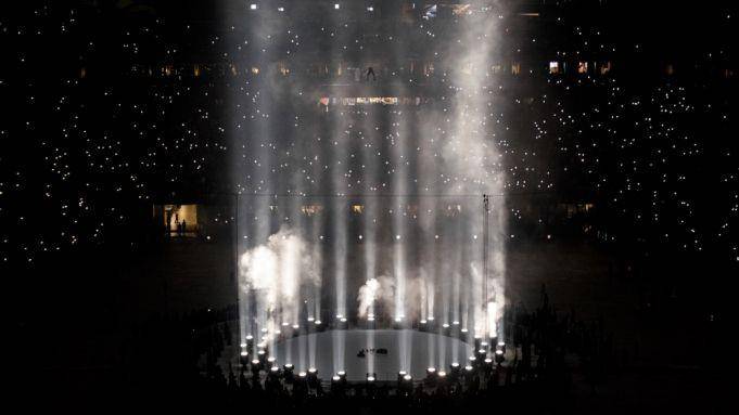 Foto Ye melayang saat listening party album Donda di Atlanta, AS (dok. BFA)