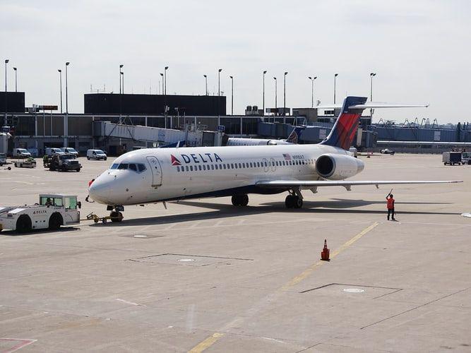 Delta Airlines Kenakan Biaya bagi Staf yang Tidak Vaksin