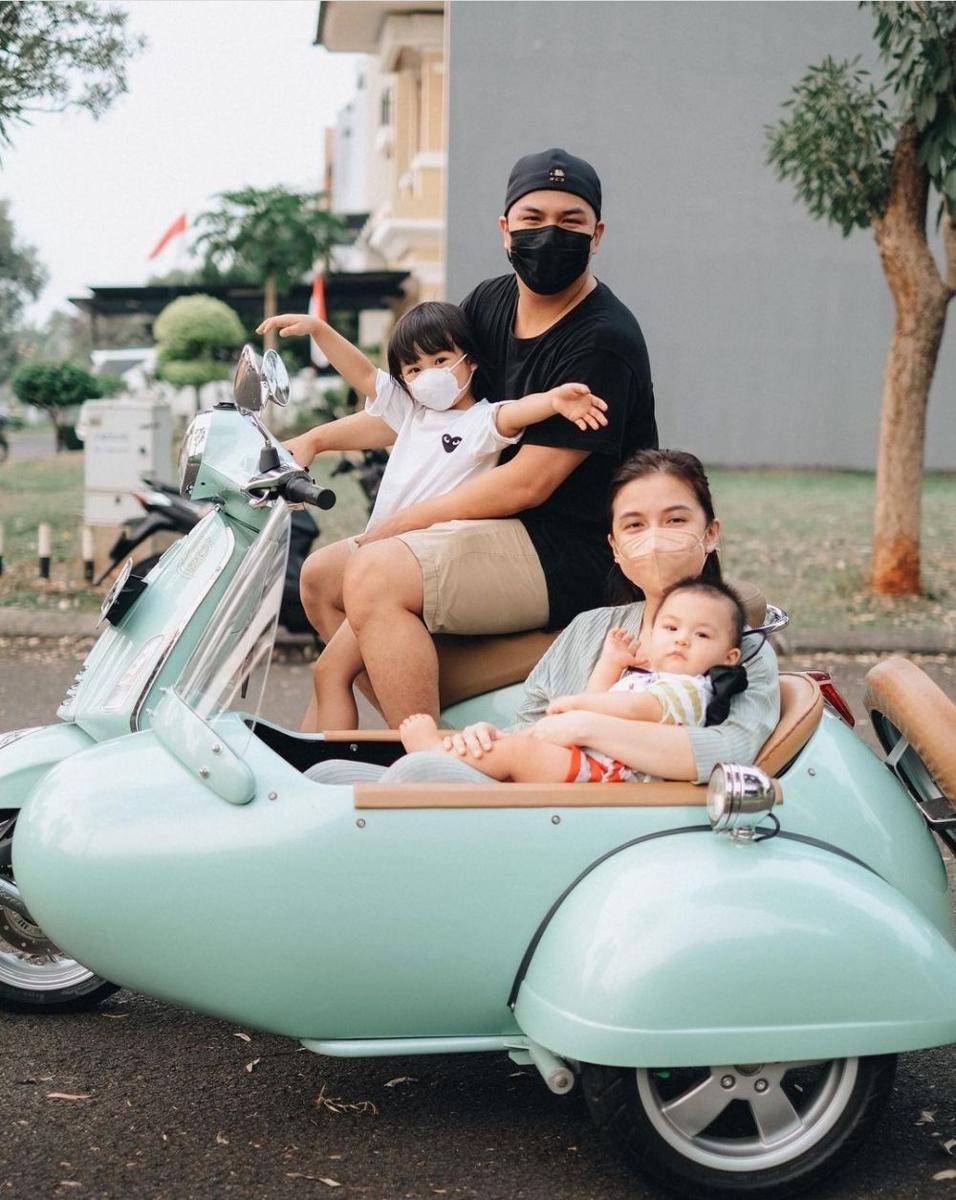 potret keluarga kecil Chelsea Olivia dan Glenn Alinskie (instagram.com/nastusha.olivia.alinskie)