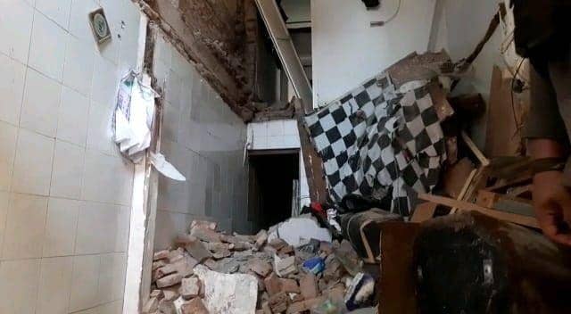 Proses evakuasi korbab rumah runtuh di Tambaksari, Rabu (25/8/2021). Dok istimewa