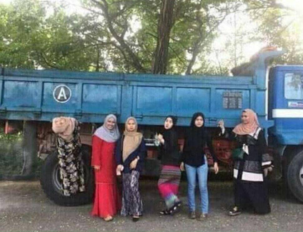 emak-emak kumpul (Instagram.com/receh.id)