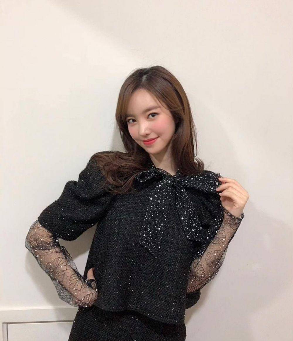 Jin Se Yeon (instagram.com/jinseyun.go)