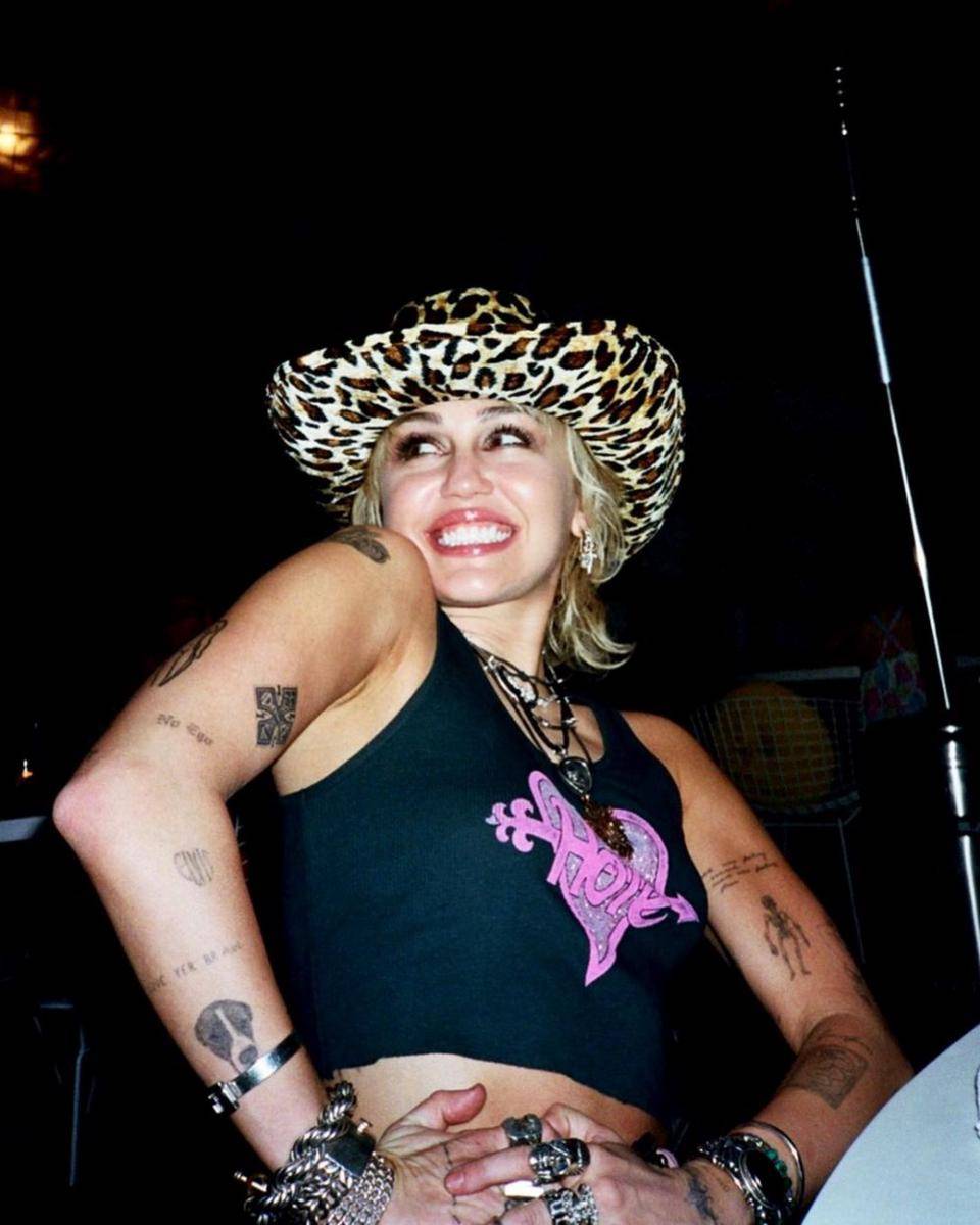 Miley Cyrus (instagram.com/mileycyrus)