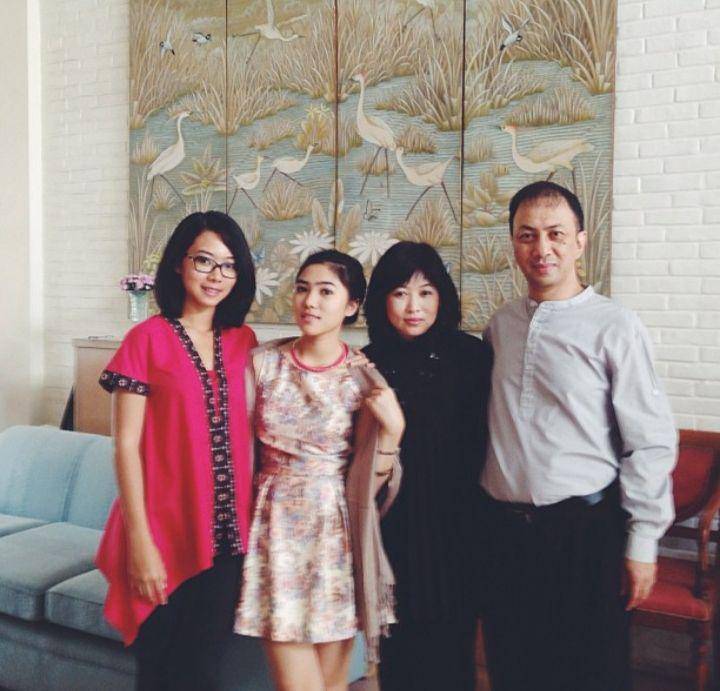 Keluarga Isyana Sarasvati (instagram.com/isyanasarasvati)