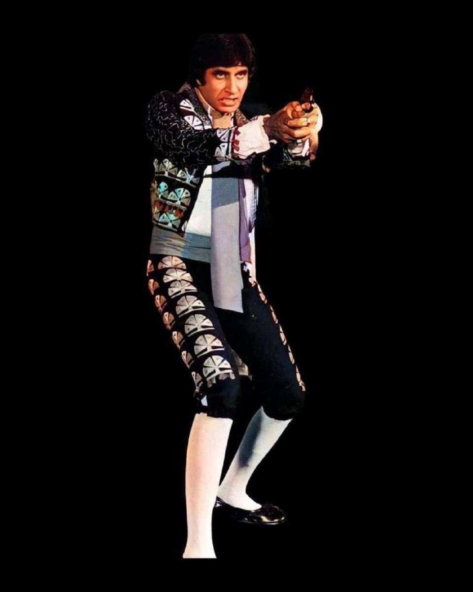 Amitabh Bachchan (instagram.com/amitabhbachchan)