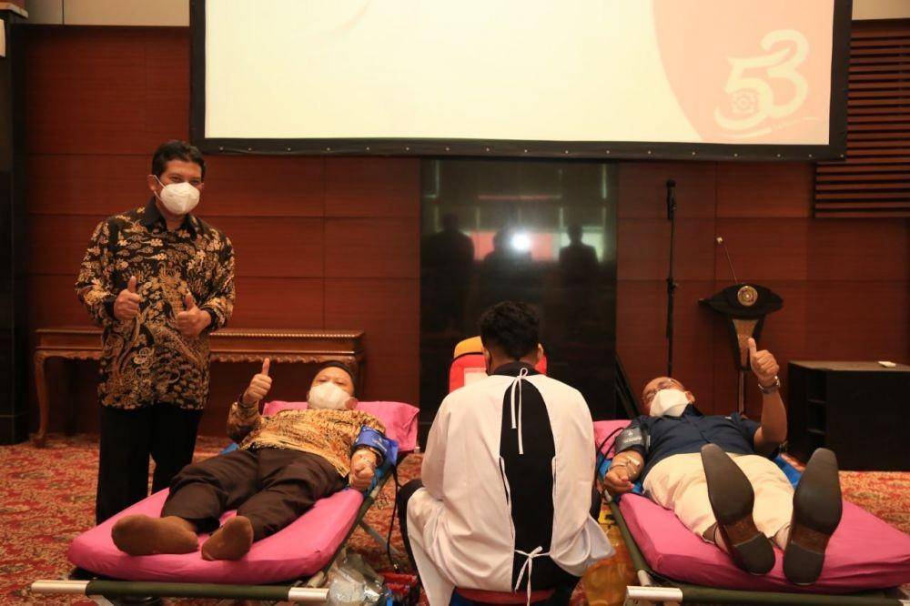 BPJS Kesehatan menggelar kegiatan Aksi Donor Darah bersama Unit Donor Darah Palang Merah Indonesia (PMI) Provinsi DKI Jakarta. (Dok. BPJS Kesehatan)