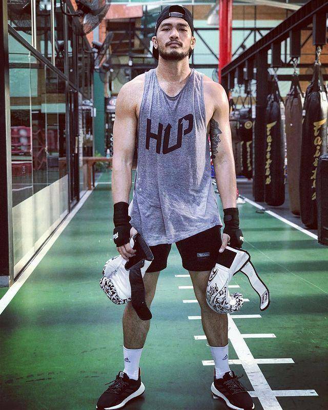 John Adajar (instagram.com/johnadajar)