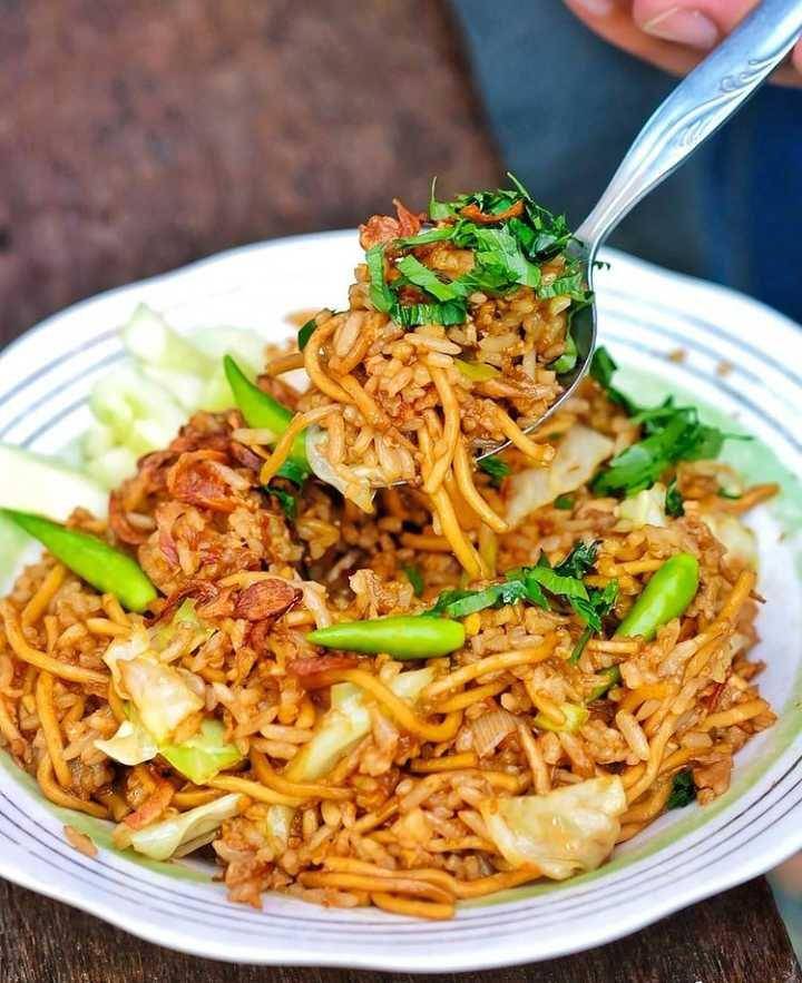 Nasi goreng magelangan (instagram.com/the.lucky.belly)