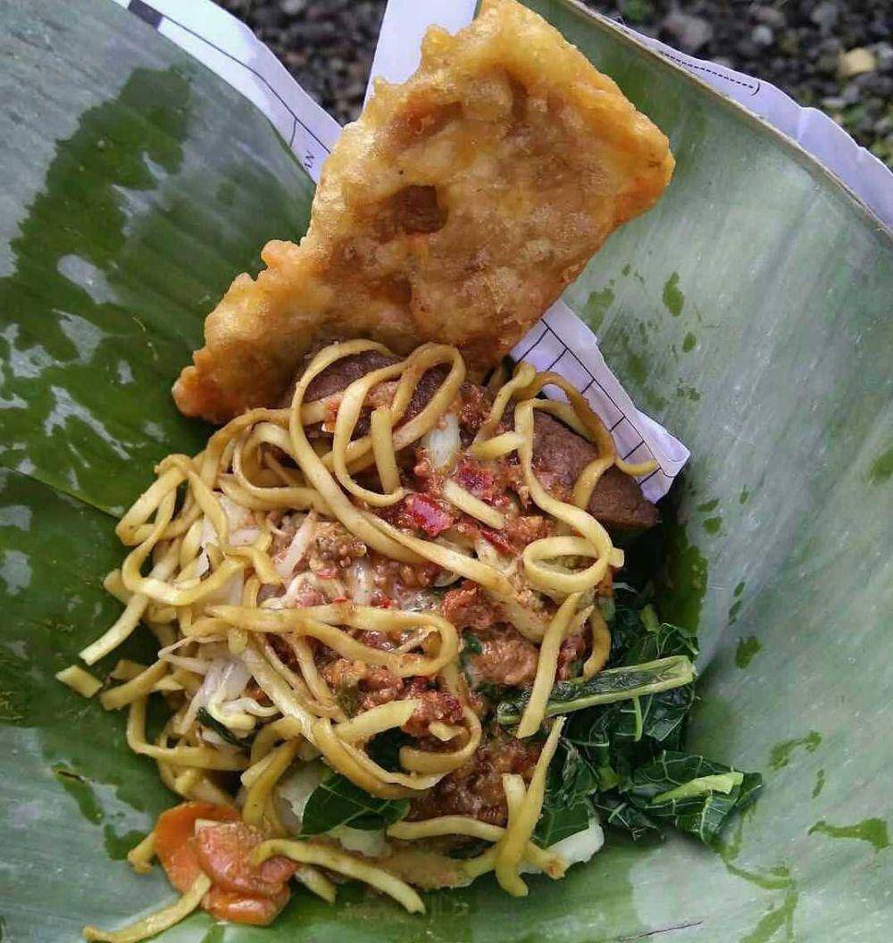 Pecel gendar (instagram.com/jajanankakilimasolo)