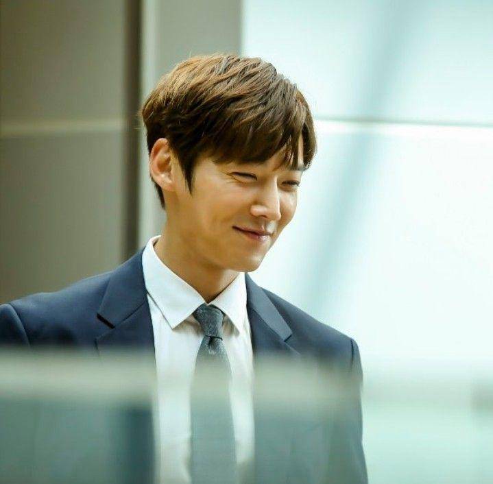 Choi Jin Hyuk (instagram.com/real_jinhyuk)