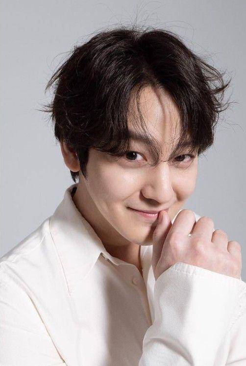 Kim Bum (instagram.com/k.kboem)