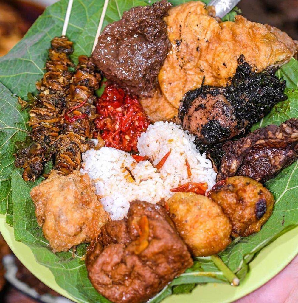 Nasi jamblang (instagram.com/the.lucky.belly)