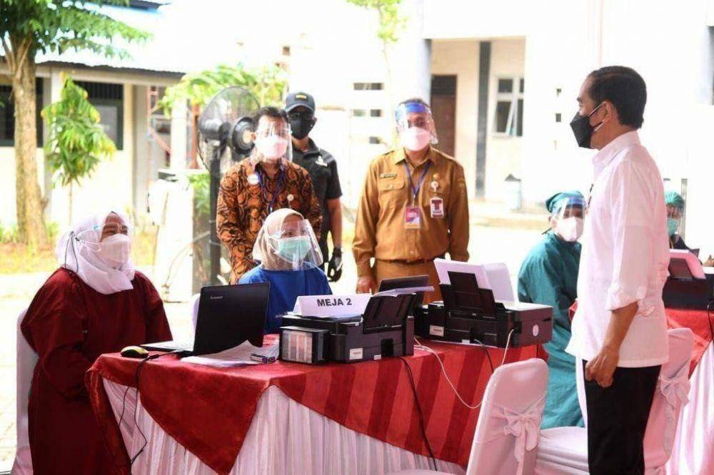 Presiden Jokowi Tinjau Vaksinasi 1.053 Pelajar di Samarinda, Kamis (26/8/2021)