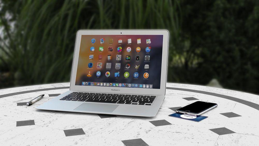 7 Keuntungan Membeli Laptop Bekas daripada Baru, Patut Dipertimbangkan