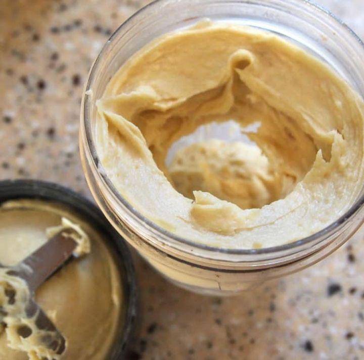 ilustrasi menghaluskan buah cempedak (instagram.com/durianwriter)