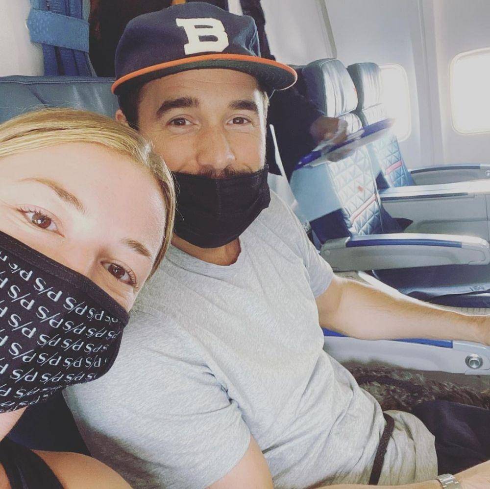 Emily VanCamp dan Josh Bowman (instagram.com/emilyvancamp)