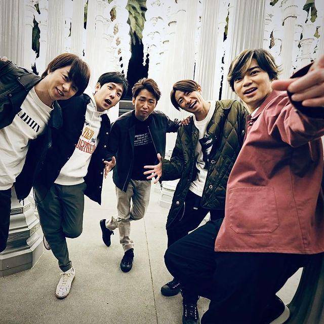 Arashi (instagram.com/arashi_5_official)