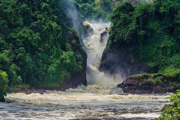 Air terjun Murchison (.instagram.com/waterfall_trails_africa)