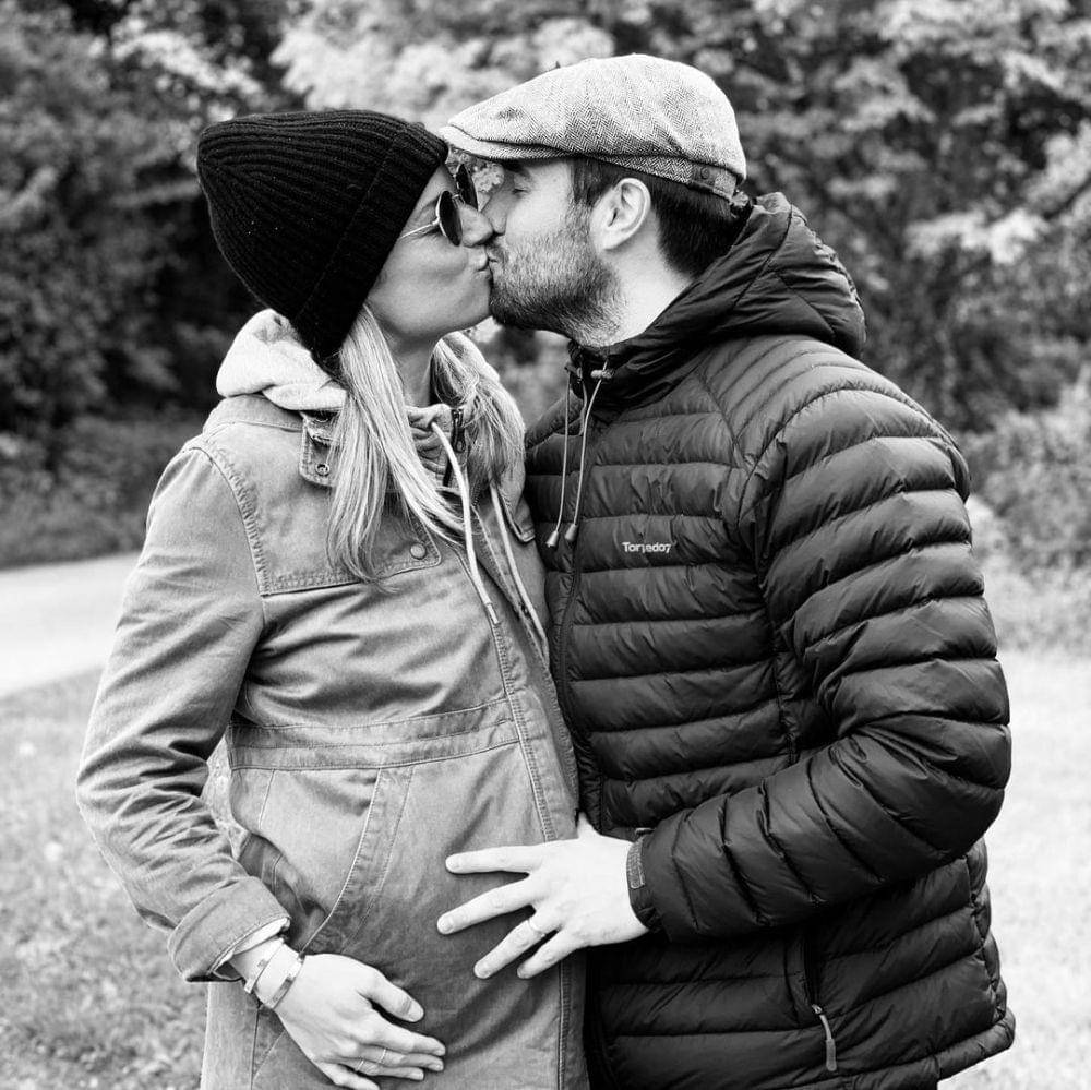 Emily VanCamp dan Josh Bowman (instagram.com/emilyvancamp)