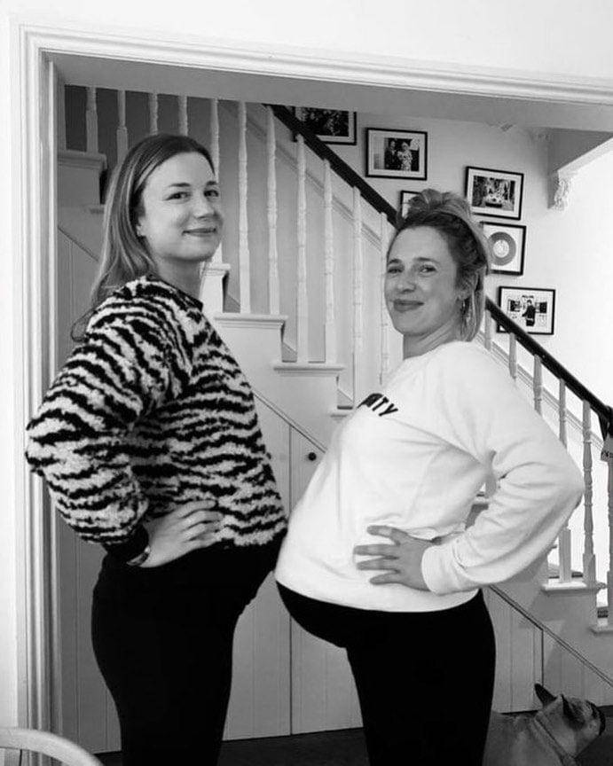 Emily VanCamp dan Scarlett Bowman (instagram.com/allofvancamp)