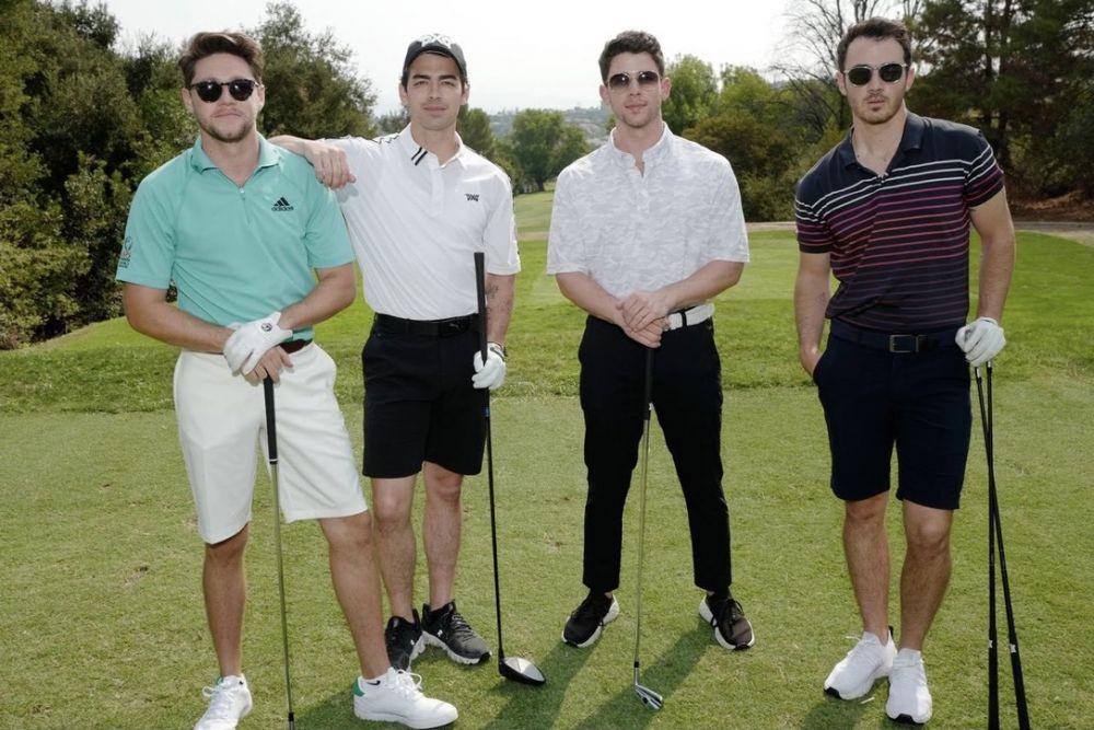 10 Potret Niall Horan dan Jonas Brothers Main Golf Bareng, Kompak!