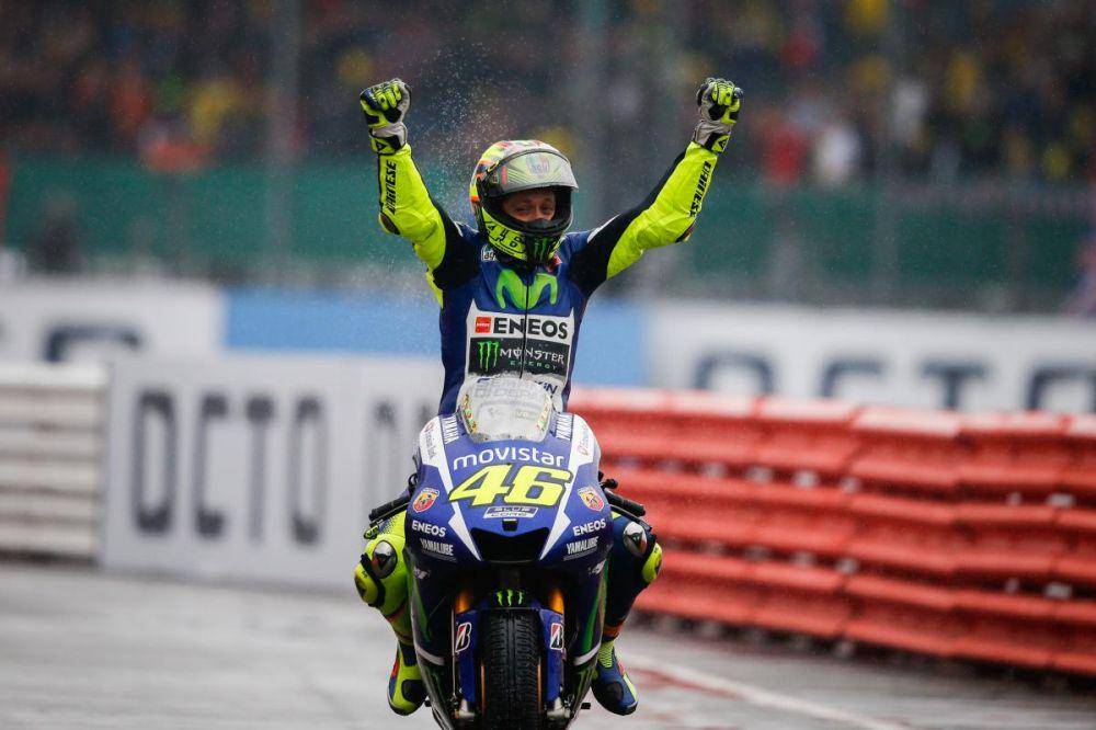 Valentino Rossi menang pada GP Inggris 2015 (motogp.com)