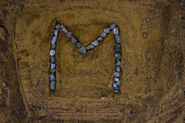 ilustrasi huruf "M" (Pixabay.com/HaseebPhotography)