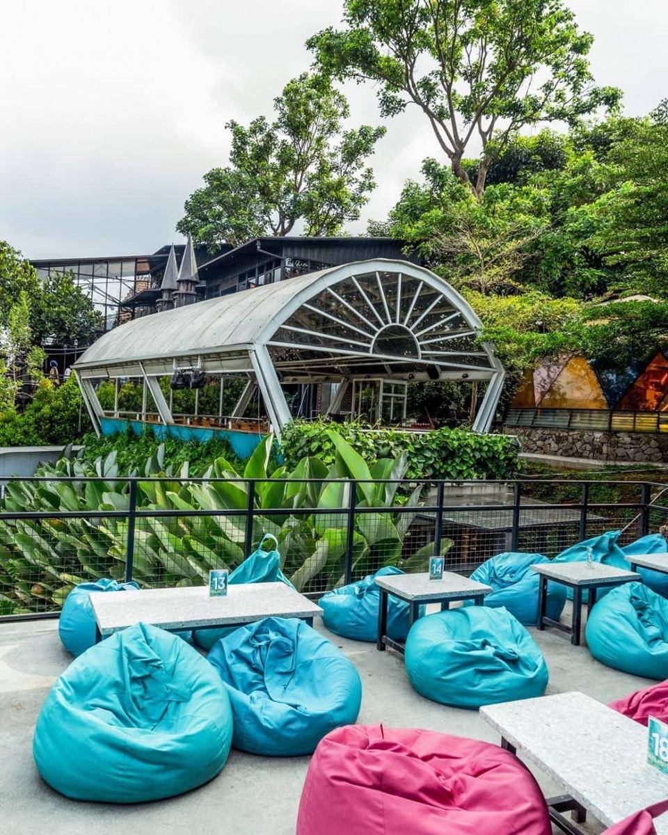 Sparkling Nature Restaurant, Punclut, Bandung (instagram.com/cakrawalaresto)