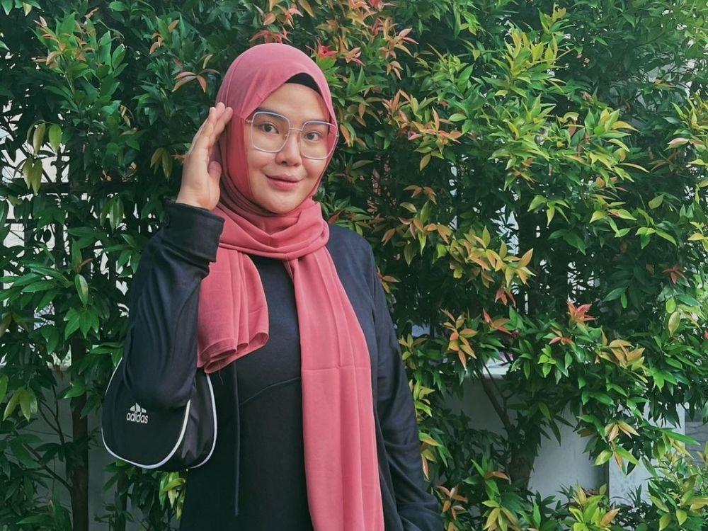 Tampil Berhijab, 10 Potret Rosa Meldianti yang Dituding Pencitraan